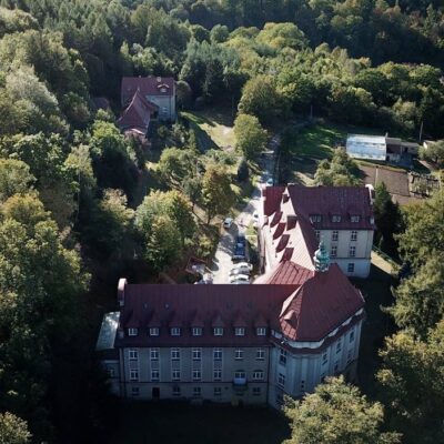 Przebudowa obiektów dawnego klasztoru w Bardzie